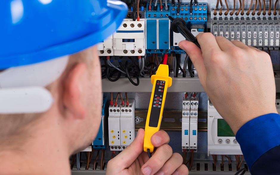 je recherche un électricien Saint-Cyr-l'École